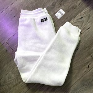 BNWT WHITE ROOTS SHERPA SWEATS